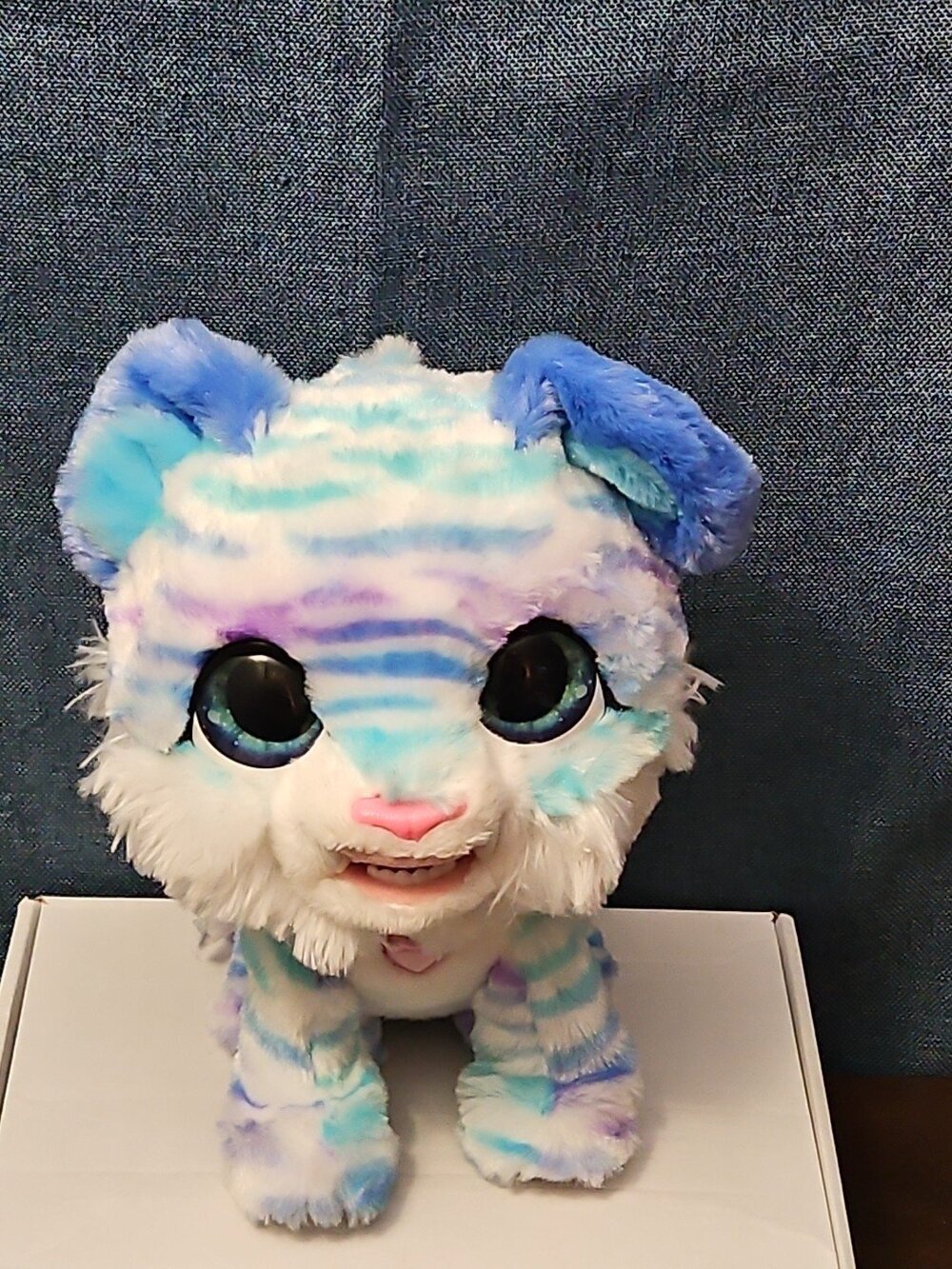 FurReal North Sabertooth Kitty | Interactive Plush Pet | Shivers & Chatters